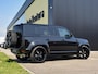 Land Rover Defender 110 2.0 P300e 110 X-Dynamic HSE l Schuif-/kantel Panorama dak l Black Pack l 22 Inch l Trekhaak l 2026 model