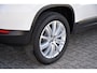 Volkswagen Tiguan 1.4 TSI 160pk Sport & Style * Panorama * Alcantara * Parkassistent * 18" New York * Stoelverwarming * ECC * Mooi