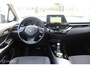 Toyota C-HR / C-HR+ 1.8 Hybrid Dynamic | NL Auto Boekjes | Trekhaak | Parkeersensoren voor en achter |