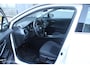 Toyota C-HR / C-HR+ 1.8 Hybrid Dynamic | NL Auto Boekjes | Trekhaak | Parkeersensoren voor en achter |