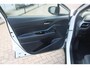Toyota C-HR / C-HR+ 1.8 Hybrid Dynamic | NL Auto Boekjes | Trekhaak | Parkeersensoren voor en achter |