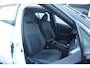 Toyota C-HR / C-HR+ 1.8 Hybrid Dynamic | NL Auto Boekjes | Trekhaak | Parkeersensoren voor en achter |
