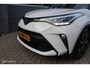 Toyota C-HR / C-HR+ 1.8 Hybrid Dynamic | NL Auto Boekjes | Trekhaak | Parkeersensoren voor en achter |