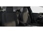 Peugeot 308 Business | Elektrische parkeerrem | Extra getinte achterste zijruiten en achterruit | ISOFIX-bevestigingspunten voor drie kinderzitjes. Op de passagiersstoel en de buitenste zitplaatsen van de achterbank