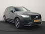 Volvo XC90 T8 Recharge AWD R-Design 7 Persoons LONG RANGE PHEV 455pk Dealer O.H. | Trekhaak Af Fabriek | Adaptive Cruise | 360 Camera | Harman / Kardon | Lederen Sportstoelen Memory & Verwarmd | Keyless | Blis | Apple Carplay | Stuur Verwarmd | Navigatie | DAB | Plug In Hybrid |