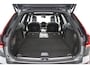 Volvo XC60 T8 Plug-in hybrid AWD Ultra Dark | Bowers&Wilkins | Luchtvering | 22 Inch | Gelaagd Glas | Trekhaak | Donkere Hemel | Panoramadak | Adaptive Cruise | BLIS