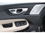 Volvo XC60 T8 Plug-in hybrid AWD Ultra Dark | Bowers&Wilkins | Luchtvering | 22 Inch | Gelaagd Glas | Trekhaak | Donkere Hemel | Panoramadak | Adaptive Cruise | BLIS