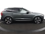 Volvo XC60 T8 Plug-in hybrid AWD Ultra Dark | Bowers&Wilkins | Luchtvering | 22 Inch | Gelaagd Glas | Trekhaak | Donkere Hemel | Panoramadak | Adaptive Cruise | BLIS