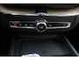 Volvo XC60 T8 Plug-in hybrid AWD Ultra Dark | Bowers&Wilkins | Luchtvering | 22 Inch | Gelaagd Glas | Trekhaak | Donkere Hemel | Panoramadak | Adaptive Cruise | BLIS