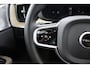 Volvo XC60 T8 Plug-in hybrid AWD Ultra Dark | Bowers&Wilkins | Luchtvering | 22 Inch | Gelaagd Glas | Trekhaak | Donkere Hemel | Panoramadak | Adaptive Cruise | BLIS