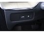 Volvo XC60 T8 Plug-in hybrid AWD Ultra Dark | Bowers&Wilkins | Luchtvering | 22 Inch | Gelaagd Glas | Trekhaak | Donkere Hemel | Panoramadak | Adaptive Cruise | BLIS
