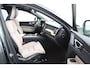 Volvo XC60 T8 Plug-in hybrid AWD Ultra Dark | Bowers&Wilkins | Luchtvering | 22 Inch | Gelaagd Glas | Trekhaak | Donkere Hemel | Panoramadak | Adaptive Cruise | BLIS