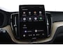 Volvo XC60 T8 Plug-in hybrid AWD Ultra Dark | Bowers&Wilkins | Luchtvering | 22 Inch | Gelaagd Glas | Trekhaak | Donkere Hemel | Panoramadak | Adaptive Cruise | BLIS