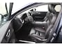 Volvo V60 Cross Country B5 AWD Ultimate | Panoramadak | Trekhaak | Harman/Kardon | 360 Camera | Standkachel | Adaptive LED | Keyless | Adaptive Cruise | BLIS | Massage