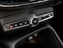 Volvo XC40 1.5 T5 Twin Engine R-Design 262Pk Automaat (PANORAMADAK, APPLE CARPLAY, HARMAN/KARDON, CAMERA, SPORTSTOELEN, KEYLESS, ELEK ACHTERKLEP, NIEUWSTAAT)
