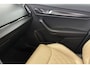 Skoda Karoq 1.5 TSI ACT Sportline Business Automaat Pano Trekhaak Leder Stoelverwarming Canton