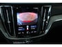 Volvo V60 T8 Recharge AWD Inscription | Semi-Electrische Wegklapbare Trekhaak | Panoramadak | Verwarmbare voorstoelen en stuurwiel | Adaptieve cruise control | Apple carplay/Android auto | Keyless Entree | Parkeer sensoren voor + achter | Parkeercamera