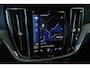 Volvo V60 T8 Recharge AWD Inscription | Semi-Electrische Wegklapbare Trekhaak | Panoramadak | Verwarmbare voorstoelen en stuurwiel | Adaptieve cruise control | Apple carplay/Android auto | Keyless Entree | Parkeer sensoren voor + achter | Parkeercamera