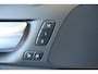 Volvo V60 T8 Recharge AWD Inscription | Semi-Electrische Wegklapbare Trekhaak | Panoramadak | Verwarmbare voorstoelen en stuurwiel | Adaptieve cruise control | Apple carplay/Android auto | Keyless Entree | Parkeer sensoren voor + achter | Parkeercamera