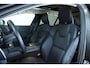 Volvo V60 T8 Recharge AWD Inscription | Semi-Electrische Wegklapbare Trekhaak | Panoramadak | Verwarmbare voorstoelen en stuurwiel | Adaptieve cruise control | Apple carplay/Android auto | Keyless Entree | Parkeer sensoren voor + achter | Parkeercamera