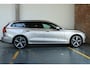 Volvo V60 T6 Plug-in hybrid AWD Essential | Lederen bekleding | BLIS | Parkeersensoren voor + achter | 19'' Lichtmetalen velgen | Stoelverwarming | Google Infotainment | Cruise control adaptief | Parkeercamera
