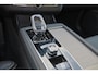 Volvo XC90 T8 Recharge AWD Ultra Bright - Luchtvering - Panorama/schuifdak - IntelliSafe Assist & Surround - 360º Camera - Bowers & Wilkins audio - Adaptieve LED koplampen - Verwarmde voorstoelen, stuur & achterbank - Parkeersensoren voor & achter - Elektr. bedienb. voorstoelen met geheugen - Geventileerde voorstoelen - Head up display - Draadloze tel. lader - Extra getint glas - 21' LMV