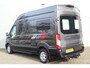 LMC Camper C590 'Innovan' Buscamper. Geweldig mooie LMC buscamper ! V.v. de krachtige 170pk Ford dieselmotor. Airco, voorraamverw., Xenon verlichting, trekhaak, luifel, metallic lak, LM wielen, garage, camera, adapt. cruise cntrl, lane assist, koel-, vriesvak, toilet, kookgelegenheid etc.