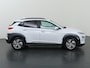 Hyundai Kona Electric EV Fashion 64 kWh | SOH 96% | Trekhaak | HUD | Navigatie | Ele. verstelbare stoelen | Camera | DAB | Apple CarPlay/Android Auto | Stoel/Stuurverwarming | Adaptieve Cruise Control | KRELL Audio |