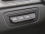 Renault Captur 1.3 TCe 140 Intens / Achteruitrijcamera / Apple Carplay Android Auto / Trekgewicht 1500 kg / Cruise control / Keyless Entry/Start / Draadloze telefoon lader / Navigatie / Parkeersensoren voor en achter / Climate control /