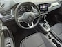 Renault Captur 1.3 TCe 140 Intens / Achteruitrijcamera / Apple Carplay Android Auto / Trekgewicht 1500 kg / Cruise control / Keyless Entry/Start / Draadloze telefoon lader / Navigatie / Parkeersensoren voor en achter / Climate control /