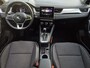 Renault Captur 1.3 TCe 140 Intens / Achteruitrijcamera / Apple Carplay Android Auto / Trekgewicht 1500 kg / Cruise control / Keyless Entry/Start / Draadloze telefoon lader / Navigatie / Parkeersensoren voor en achter / Climate control /