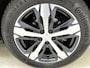 Peugeot 5008 SUV Active 130pk Automaat | 7 Zitplaatsen | Navigatie | Achteruitrijcamera | Grip Control | Climate Control | Cruise Control | Parkeersensoren | Bluetooth | DAB+ radio | Apple Carplay / Android Auto | Trekhaak | 18" lichtmetalen velgen |