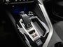 Peugeot 5008 SUV Active 130pk Automaat | 7 Zitplaatsen | Navigatie | Achteruitrijcamera | Grip Control | Climate Control | Cruise Control | Parkeersensoren | Bluetooth | DAB+ radio | Apple Carplay / Android Auto | Trekhaak | 18" lichtmetalen velgen |