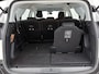 Peugeot 5008 SUV Active 130pk Automaat | 7 Zitplaatsen | Navigatie | Achteruitrijcamera | Grip Control | Climate Control | Cruise Control | Parkeersensoren | Bluetooth | DAB+ radio | Apple Carplay / Android Auto | Trekhaak | 18" lichtmetalen velgen |