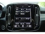 Volvo XC40 T4 Recharge R-Design | Lederen/Stof Bekleding | Electronic Climate Controle | Voorstoelen + Stuurwiel Verwarmend | Achteruitrijcamera Parkeersensor Voor | Cruise Control Adaptief Met Stop&Go En Stuurhulp | Apple Carplay/Android Auto | DAB Ontvanger | Dakrails | Extra Getint Glas |
