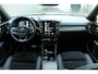 Volvo XC40 T4 Recharge R-Design | Lederen/Stof Bekleding | Electronic Climate Controle | Voorstoelen + Stuurwiel Verwarmend | Achteruitrijcamera Parkeersensor Voor | Cruise Control Adaptief Met Stop&Go En Stuurhulp | Apple Carplay/Android Auto | DAB Ontvanger | Dakrails | Extra Getint Glas |