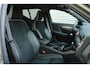 Volvo XC40 T4 Recharge R-Design | Lederen/Stof Bekleding | Electronic Climate Controle | Voorstoelen + Stuurwiel Verwarmend | Achteruitrijcamera Parkeersensor Voor | Cruise Control Adaptief Met Stop&Go En Stuurhulp | Apple Carplay/Android Auto | DAB Ontvanger | Dakrails | Extra Getint Glas |