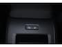 Volvo XC60 T6 Recharge AWD Plus Dark - IntelliSafe Assist & Surround - Harman/Kardon audio - Parkeercamera achter - Verwarmde voorstoelen, stuur & achterbank - Parkeersensoren voor & achter - Elektr. bedienb. voorstoelen met geheugen - Draadloze tel. lader - Extra getint glas - 21' LMV