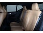 Volvo XC40 T4 Inscription - Harman/Kardon audio - Parkeercamera achter - Verwarmde voorstoelen - Parkeersensoren voor & achter - Elektr. bedienb. voorstoelen met geheugen links - Draadloze tel. lader - Cruise control - Extra getint glas - Inklapbare trekhaak - 18' LMV