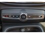 Volvo XC40 T4 Inscription - Harman/Kardon audio - Parkeercamera achter - Verwarmde voorstoelen - Parkeersensoren voor & achter - Elektr. bedienb. voorstoelen met geheugen links - Draadloze tel. lader - Cruise control - Extra getint glas - Inklapbare trekhaak - 18' LMV
