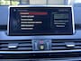 BMW 2-Serie Gran Tourer 220i Automaat 7-persoons High Executive Launch Edition M-Sport Trekhaak leder Panoramadak Navigatie Head-Up Sportstoelen Leder Led 18 Inch Velgen NL Auto