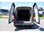 Volkswagen Transporter 2.0 TDI L2H1 30 Bulli Virtual Cockpit, Adaptieve Cruise, Camera, 150pk, 2 x Schuifdeur, Stoelverwarming, Standkachel, LED, Automaat, Uniek!