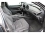 Lexus UX 250h | Incl. 12 maanden garantie | Achteruitrijcamera | Keyless entry/start | Climate controle | Cruise controle | Lane Assist | DAB | Draadloze telefoonlader | Apple CarPlay/Android Auto |