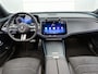 Mercedes-Benz E-klasse 300 e Business Solution AMG | Comfortpakket Plus | Parkeerpakket met 360°-camera | Nightpakket | Winterpakket | Trekhaak | GUARD 360° | Panoramaschuifdak | Warmtewerend, donkergetint glas | Middenconsole in zwart essenhout | 19-inch vijfspaaks AMG velgen |