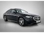 Mercedes-Benz E-klasse 300 e Business Solution AMG | Comfortpakket Plus | Parkeerpakket met 360°-camera | Nightpakket | Winterpakket | Trekhaak | GUARD 360° | Panoramaschuifdak | Warmtewerend, donkergetint glas | Middenconsole in zwart essenhout | 19-inch vijfspaaks AMG velgen |