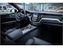 Volvo XC60 T8 Recharge AWD Ultra Black Edition ** Ventilatie ** B&W ** Massage ** 360 camera ** Trekhaak