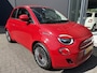 Fiat 500e 24 kWh RED Achteruitrijcamera - Airco - Navigatie - Parkeersensoren achter - Apple carplay - Bluetooth - Cruise control - Keyless start - Led verlichting - Stuur multifunctioneel - Rijstrooksensor - Elektrische ramen