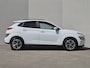 Hyundai Kona Electric EV Premium 64 kWh / Dealer onderhouden / SOH 97,90% / Fabrieksgarantie tot 03-2027 / CCS snelladen / All season banden / Head Up Display / Warmtepomp / Adaptief cruise control / Stoelverwarming / Achteruitrijcamera / Apple Carplay Android Auto /