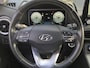 Hyundai Kona Electric EV Premium 64 kWh / Dealer onderhouden / SOH 97,90% / Fabrieksgarantie tot 03-2027 / CCS snelladen / All season banden / Head Up Display / Warmtepomp / Adaptief cruise control / Stoelverwarming / Achteruitrijcamera / Apple Carplay Android Auto /