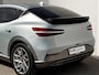 Genesis GV60 AWD 307 PK / Fabrieksgarantie tot 12-2027 / Accu SoH 95,5 % / Batterij 8 jaar / 1.600 kg afneembare trekhaak / WLTP 470 km / CCS snel laden / Leder / HUD / Camera 360° / Stoelventilatie / Stuur- & stoelverwarming / Ergo stoel / 20" LM wielen & All Season banden /